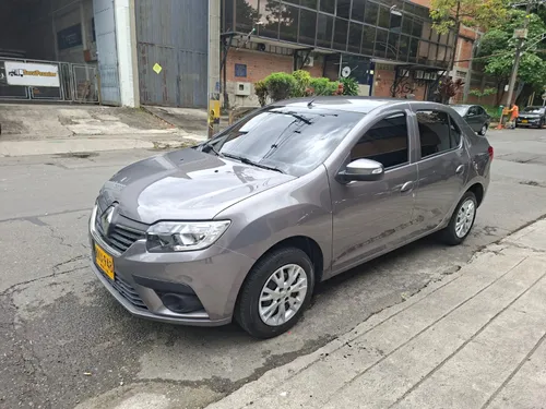 Renault Logan Life 