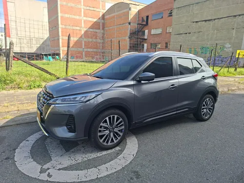 Nissan Kicks Play 