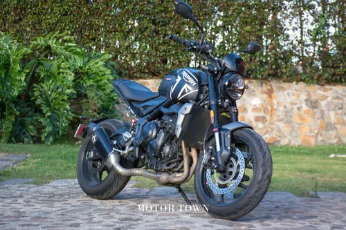 TRIUMPH TRIDENT 2023