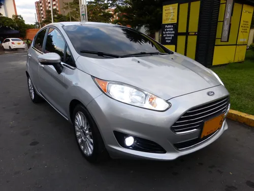 Ford fiesta titanium hatch backt 2015 automatico