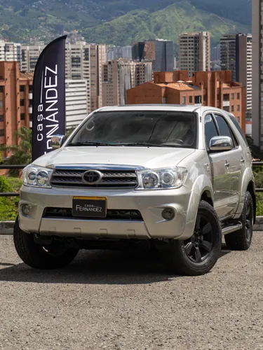 Toyota Fortuner 2.7 4x4 2011