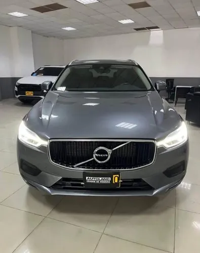 Volvo XC60 Momentum 2021