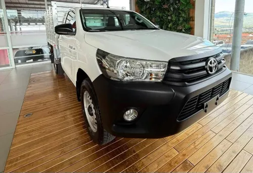 Toyota Hilux CargoMax Estacas 2.4 2026 4x4 DIÉSEL MECÁNICO 