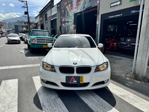 BMW 320i 2010