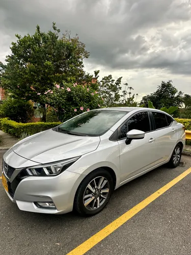 Nissan versa 2020 automático 