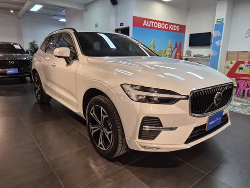 Volvo XC60 híbrida modelo 2022