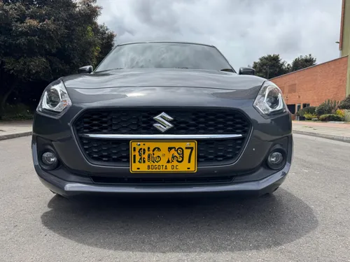 Suzuki Swift - Híbrido sin Pico y Placa - Full Equipo 2024 