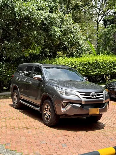 Toyota Fortuner street 2018