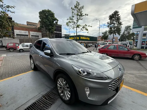 Ford escape Titanium 2021 4x4 