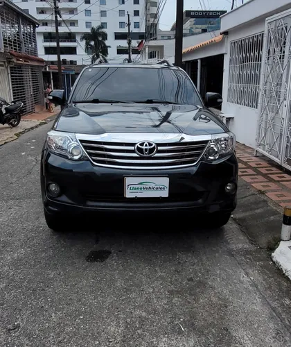 TOYOTA FORTUNER 2.7L 