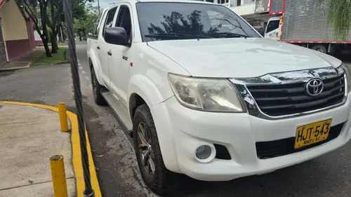 Toyota hilux vigo 2500 Diesel 4x4 blanca
