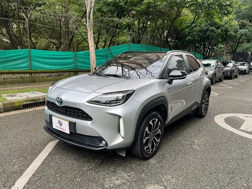 TOYOTA YARIS CROSS HIBRIDO 2023