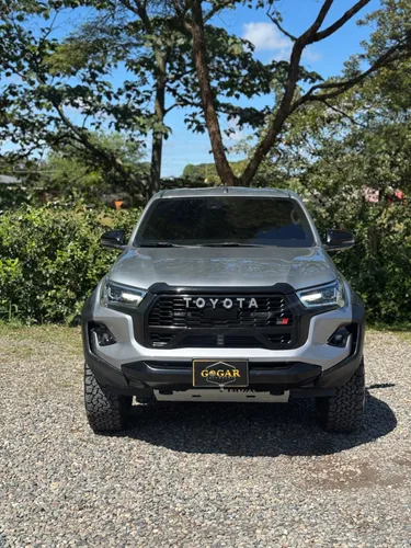 TOYOTA HILUX SRV 2.8  ACTUALIZADA A GR CON BLINDAJE II PLUS
