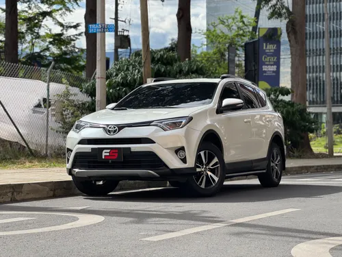 TOYOTA RAV4 STREET 2017