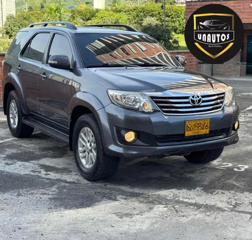 Toyota Fortuner SR5
