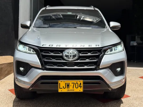TOYOTA  FORTUNER SR