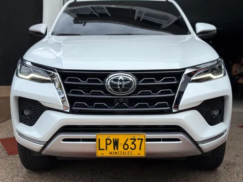 TOYOTA FORTUNER SRV