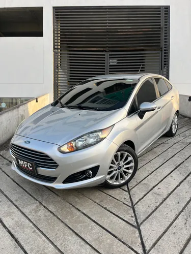 FORD FIESTA TITANIUM 2018 MECÁNICO ÚNICO DUEO