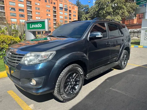 Toyota FORTUNER 4X2