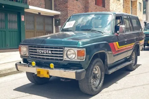 Toyota Land Cruiser FJ60 82 3F