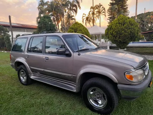 Ford Explorer XLT 1998 NO PERMUTAS