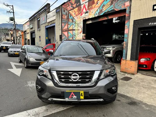 Nissan Pathfinder Exclusive Plus 2017