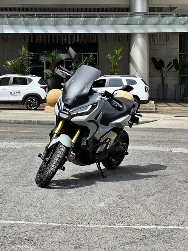 Honda XADV 750