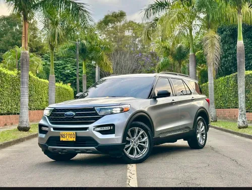 Ford Explorer XLT 2023