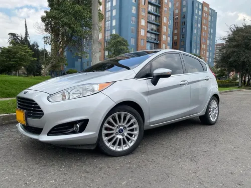 Ford Fiesta Titanium Hatchback AT 2014