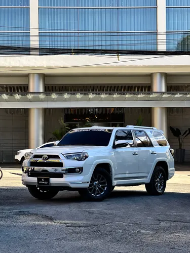 Toyota 4Runner Limited B2