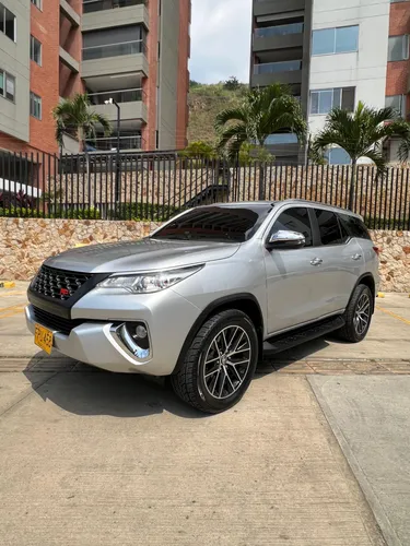 TOYOTA FORTUNER 2019