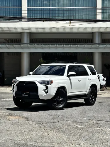TOYOTA 4 RUNNER SR5 