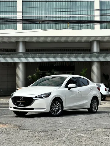 Mazda 2 Grand Touring LX Sedan 
