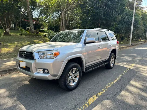 TOYOTA 4RUNNER SR5 2011 