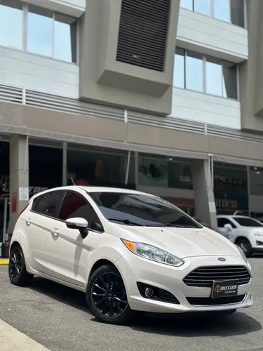 FORD FIESTA TITANIUM 