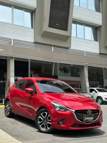 MAZDA 2 GRAND TOURING 