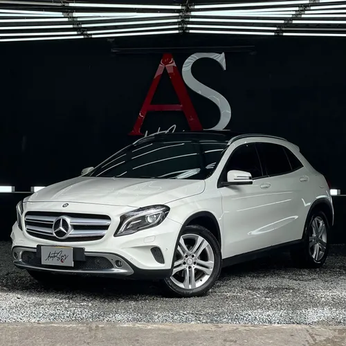 Mercedes Benz Gla200 2015 1.6 