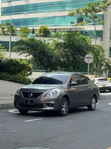 Nissan Versa Advance 1.6cc