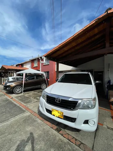 Toyota Hilux 4x4 mod. 2013 mecánico 