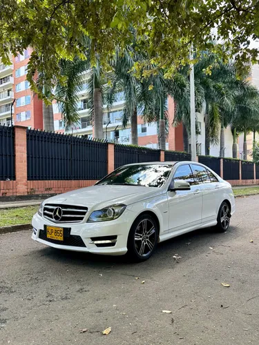 MERCEDES BENZ C250 2014