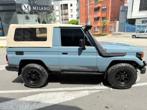 Toyota LC 4.5 FZJ73 MT 1995