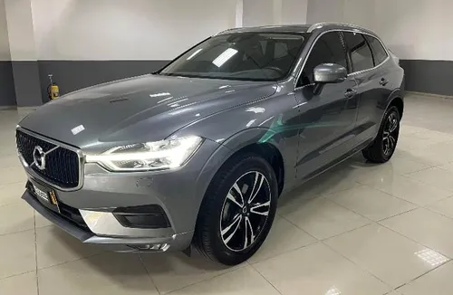 Volvo XC60 Momentum 2021