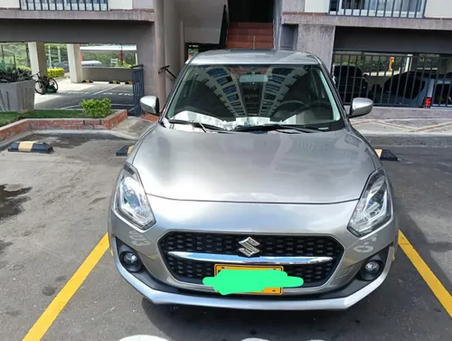 Se vende Suzuki swift híbrido 2024