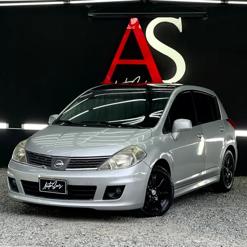 Nissan Tiida Confort 2009 1.8 