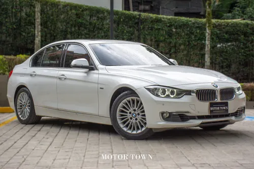 BMW 320i Luxury 201