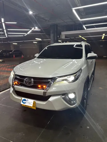 Toyota Fortuner Modelo 2019 Versión SRV