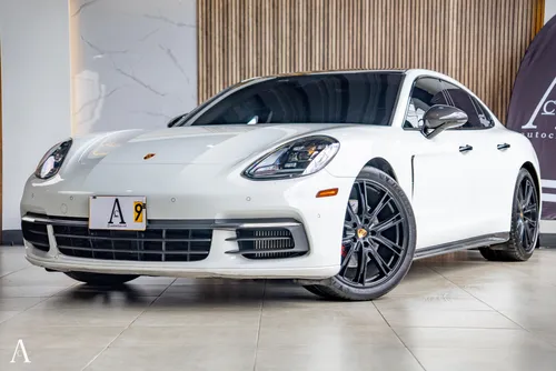 Porsche Panamera 4S 
