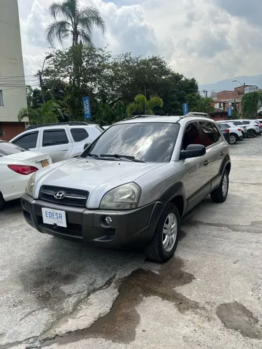 HYUNDAI TUCSON GL 4X4 MT