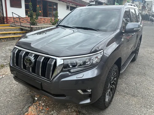 Toyota prado VX 2023 full con 23.000 kms