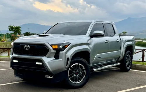 TOYOTA TACOMA TRD SPORT 2024 